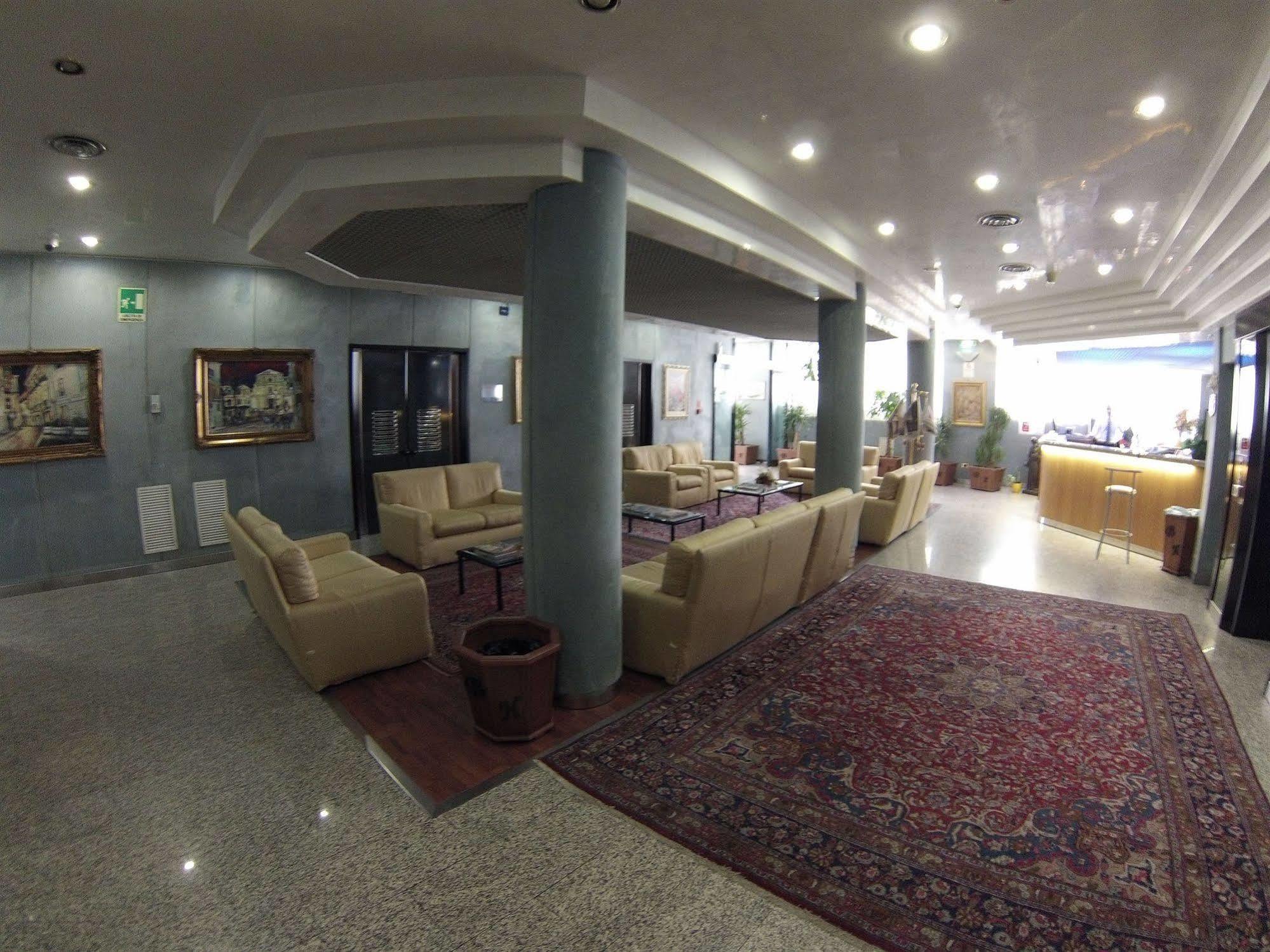 Benny Hotel كاتانزارو المظهر الخارجي الصورة